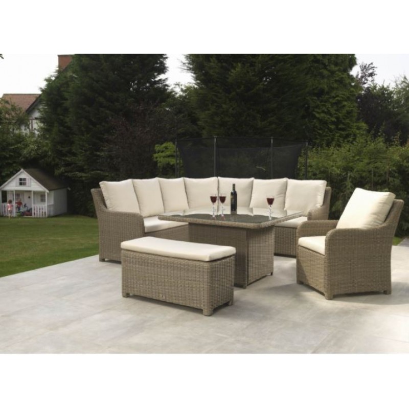 DE Atnalta Outdoor Set with Glass Top Table + Cushion